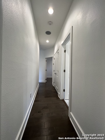 Listing photo id 40 for 208 Grandview Pl  4