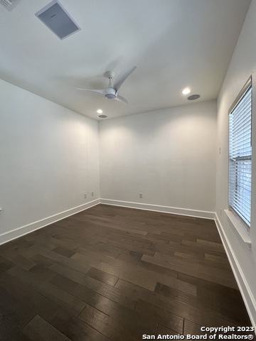 Listing photo id 41 for 208 Grandview Pl  4