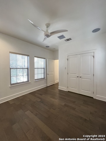 Listing photo id 42 for 208 Grandview Pl  4