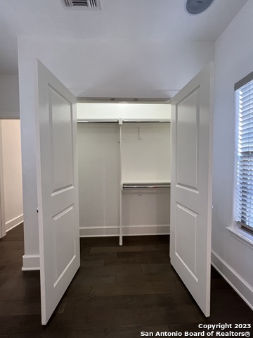 Listing photo id 44 for 208 Grandview Pl  4