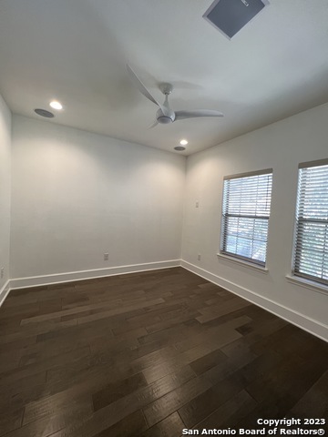 Listing photo id 45 for 208 Grandview Pl  4