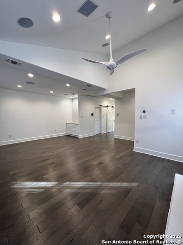 Listing photo id 7 for 208 Grandview Pl  4