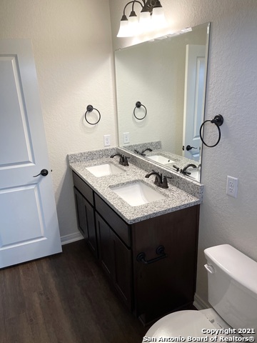 Image 13 of 21 For 10314 Lynwood Branch  101