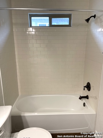 Image 17 of 21 For 10314 Lynwood Branch  101