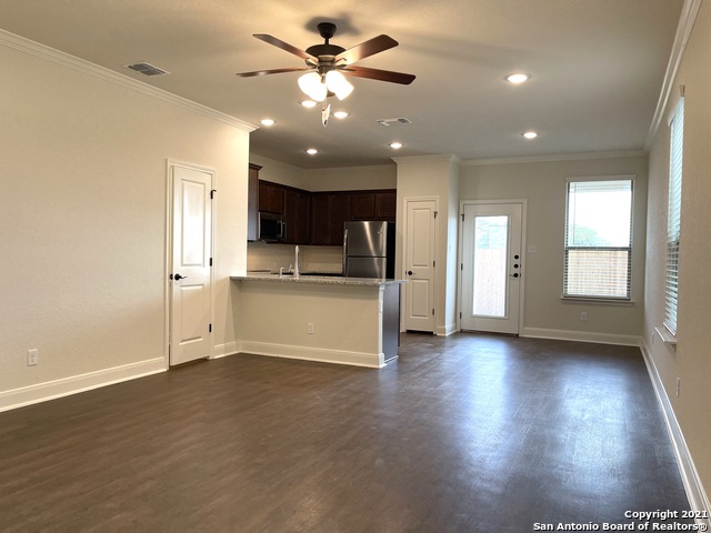 Image 3 of 21 For 10314 Lynwood Branch  101