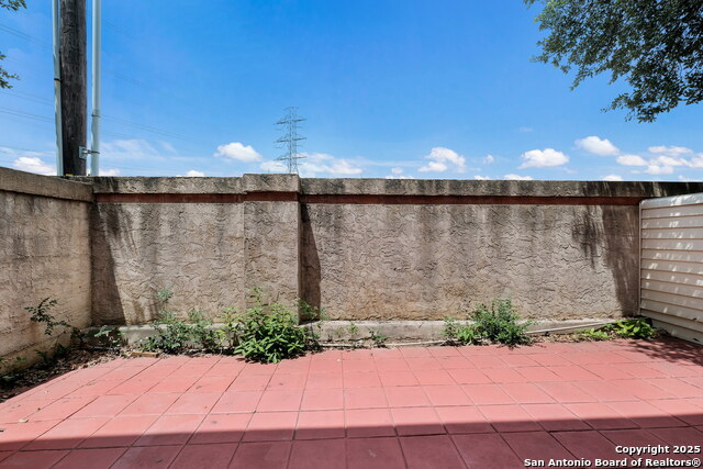 Image 18 of 25 For 1054 La Tierra N