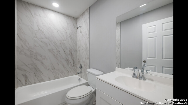 Image 12 of 19 For 311 Bundy St  2