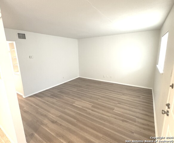 Image 11 of 16 For 2500 Avenue E  1b