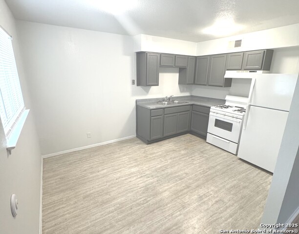 Image 8 of 16 For 2500 Avenue E  1b