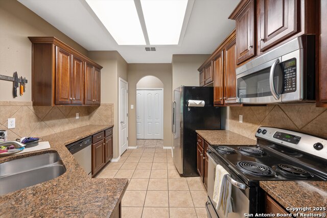 Image 16 of 39 For 7211 Summer Way