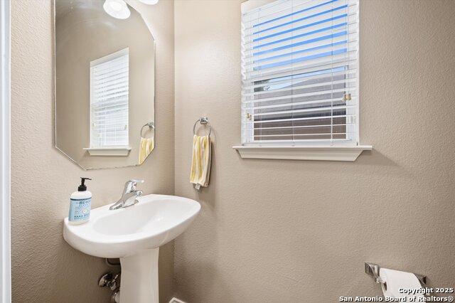 Image 19 of 39 For 7211 Summer Way
