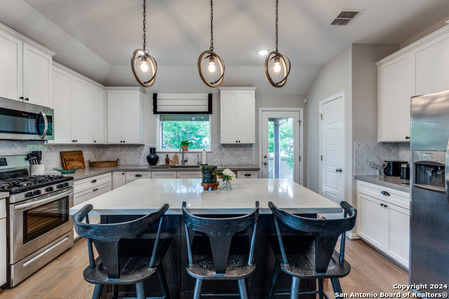 Image 13 of 28 For 2096 Cowan