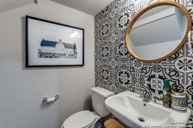 Image 23 of 28 For 2096 Cowan