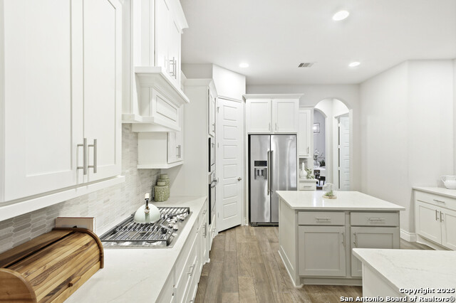 Listing photo id 11 for 7947 Valley Crst