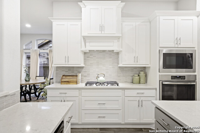 Listing photo id 12 for 7947 Valley Crst