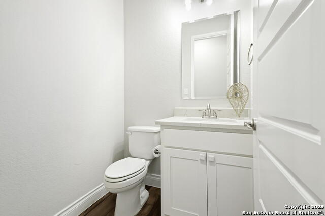 Listing photo id 21 for 7947 Valley Crst