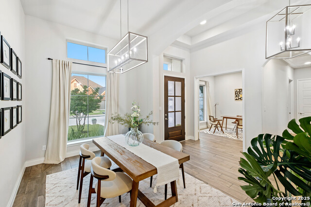 Listing photo id 5 for 7947 Valley Crst