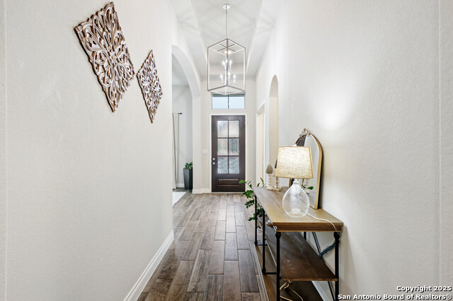 Listing photo id 6 for 7947 Valley Crst
