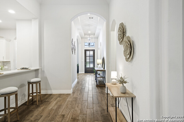 Listing photo id 7 for 7947 Valley Crst