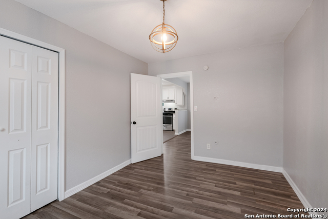 Listing photo id 22 for 1129 Smith St N