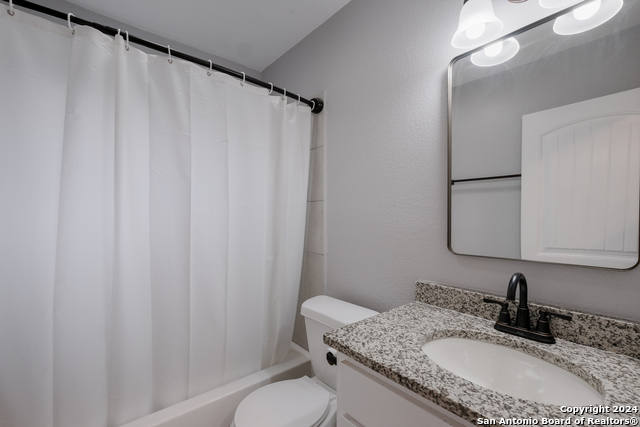 Listing photo id 23 for 1129 Smith St N