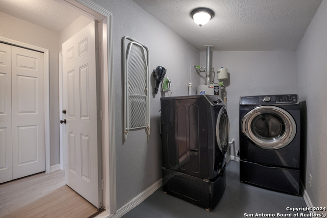Listing photo id 25 for 1129 Smith St N
