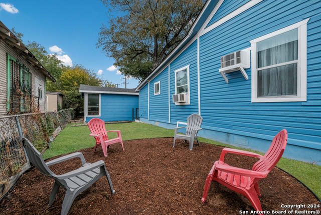 Listing photo id 26 for 1129 Smith St N