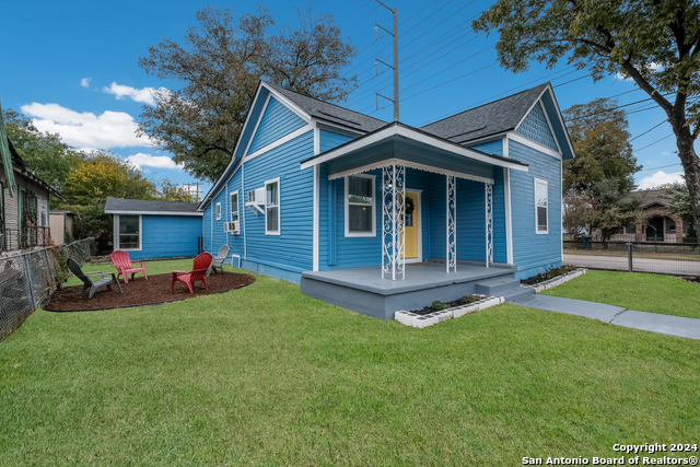 Listing photo id 1 for 1129 Smith St N