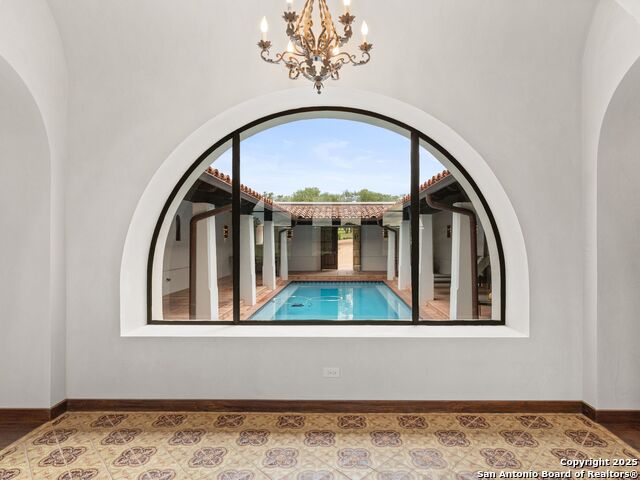 Listing photo id 9 for 2835 Palomino Springs