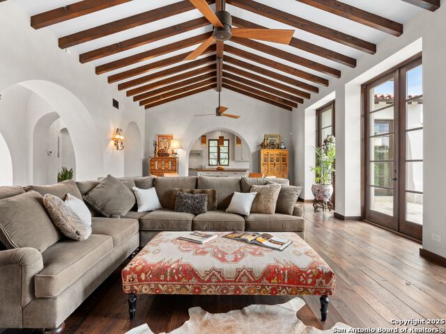 Listing photo id 14 for 2835 Palomino Springs