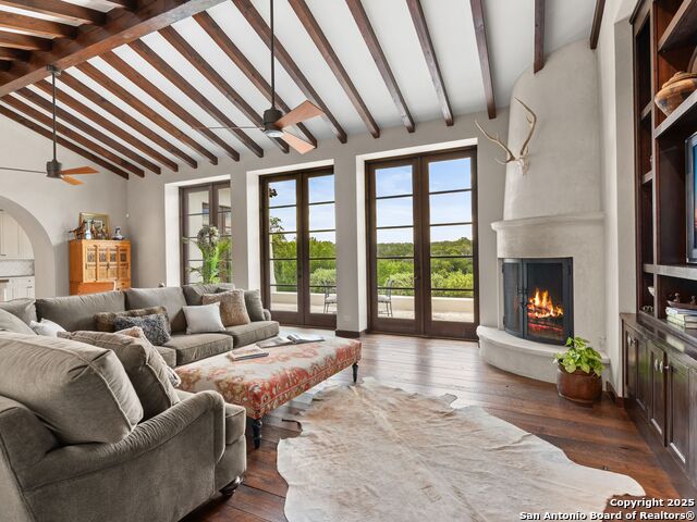 Listing photo id 15 for 2835 Palomino Springs