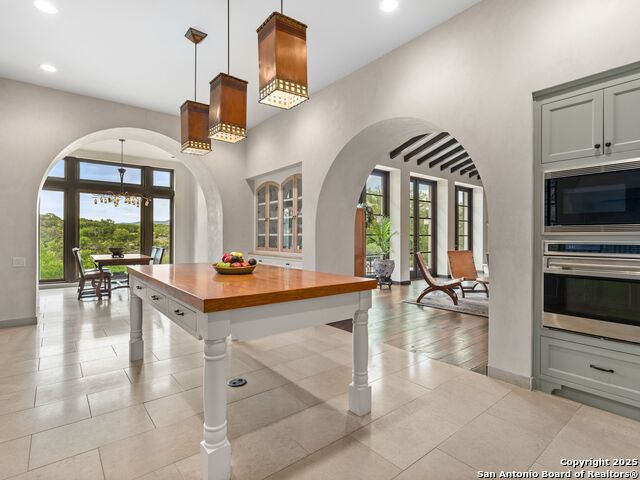 Listing photo id 19 for 2835 Palomino Springs