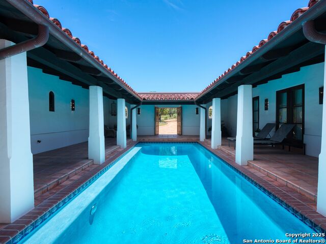Listing photo id 7 for 2835 Palomino Springs