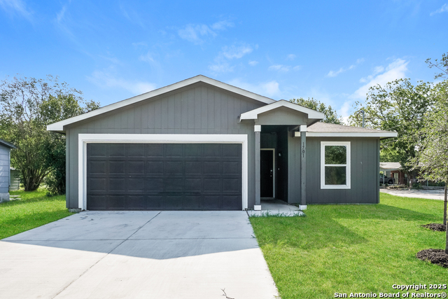 Details for 1701 Guadalupe, Seguin, TX 78155