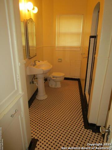 Listing photo id 10 for 412 Mistletoe Down