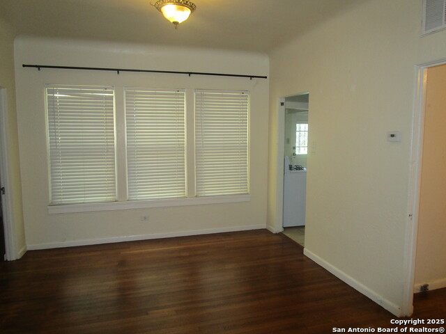 Listing photo id 2 for 412 Mistletoe Down