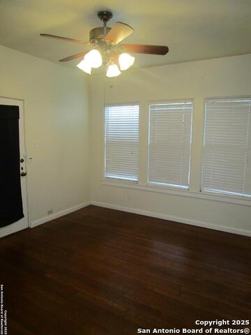 Listing photo id 3 for 412 Mistletoe Down