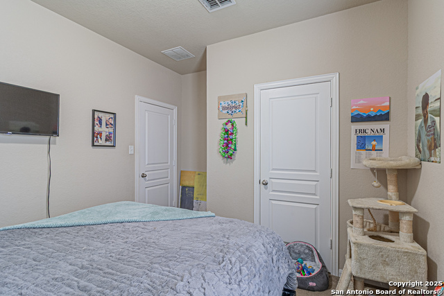 Image 21 of 29 For 12239 Hamlin Crk
