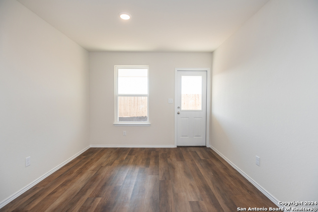 Image 7 of 19 For 4044 Lily Glade Ln.