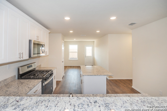 Image 9 of 19 For 4044 Lily Glade Ln.