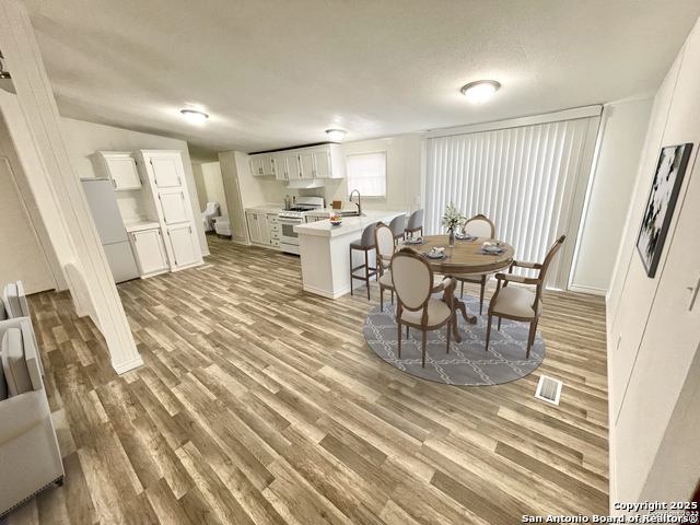 Listing photo id 6 for 23202 Post Oak