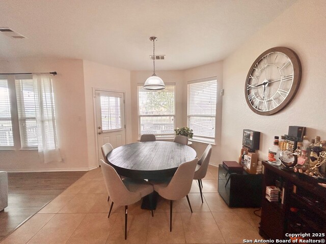 Image 7 of 28 For 333 Eglington Way