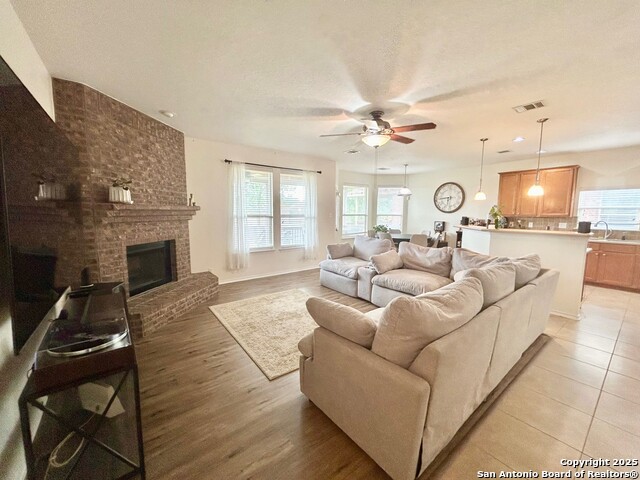 Image 9 of 28 For 333 Eglington Way