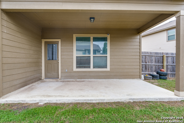 Listing photo id 14 for 4622 Acclaim