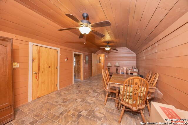 Listing photo id 17 for 1849 County Road 340