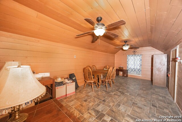 Listing photo id 18 for 1849 County Road 340