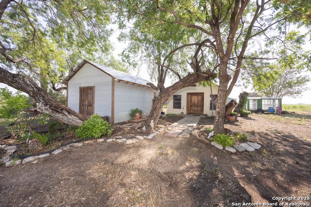 Listing photo id 23 for 1849 County Road 340
