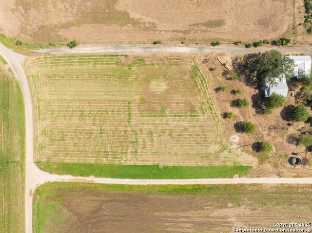 Listing photo id 32 for 1849 County Road 340