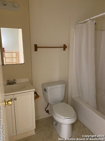 Image 10 of 17 For 118 Drury Ln