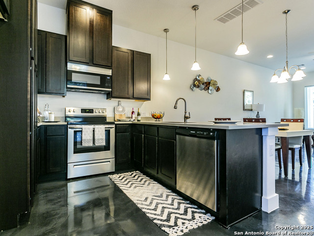 Listing photo id 0 for 1430 Hays